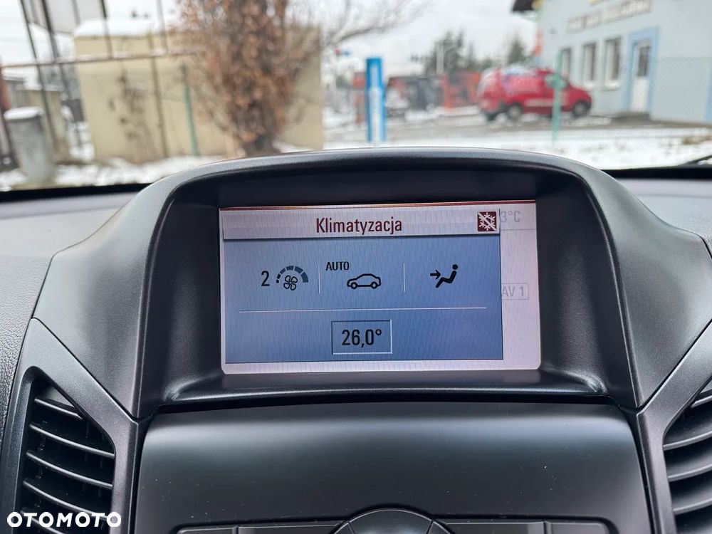 Chevrolet Orlando - 38