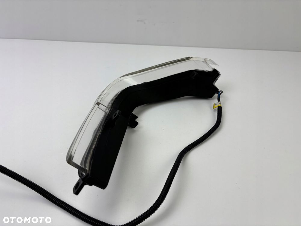 Przednia prawa lampa postojowa LED TGB Blade 550 600 Oryginał - 12
