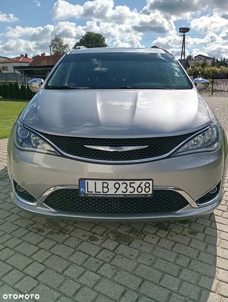 Chrysler Pacifica - 5