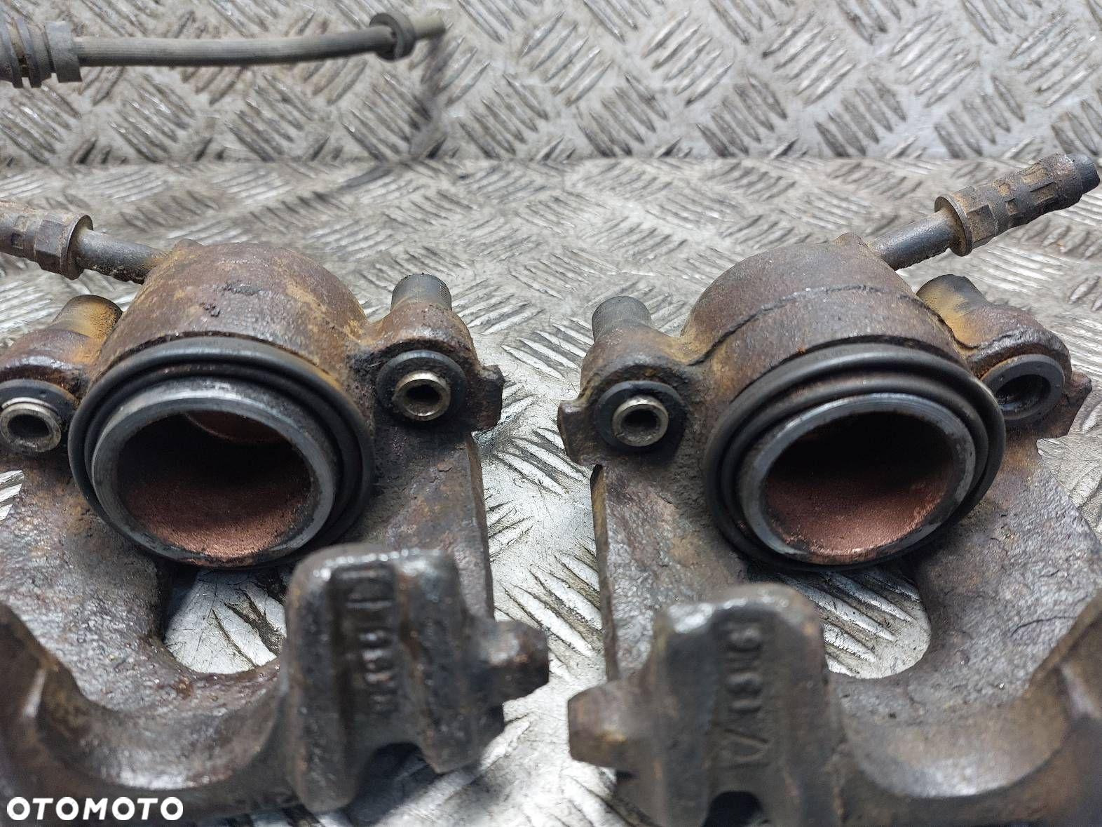 TARCZE HAMULCOWE PRZÓD + KLOCKI + ZACISKI IBIZA II 1.4 8V - 8