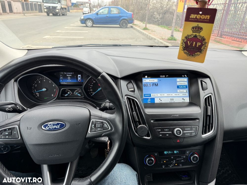 Ford Focus 1.0 EcoBoost Trend - 5