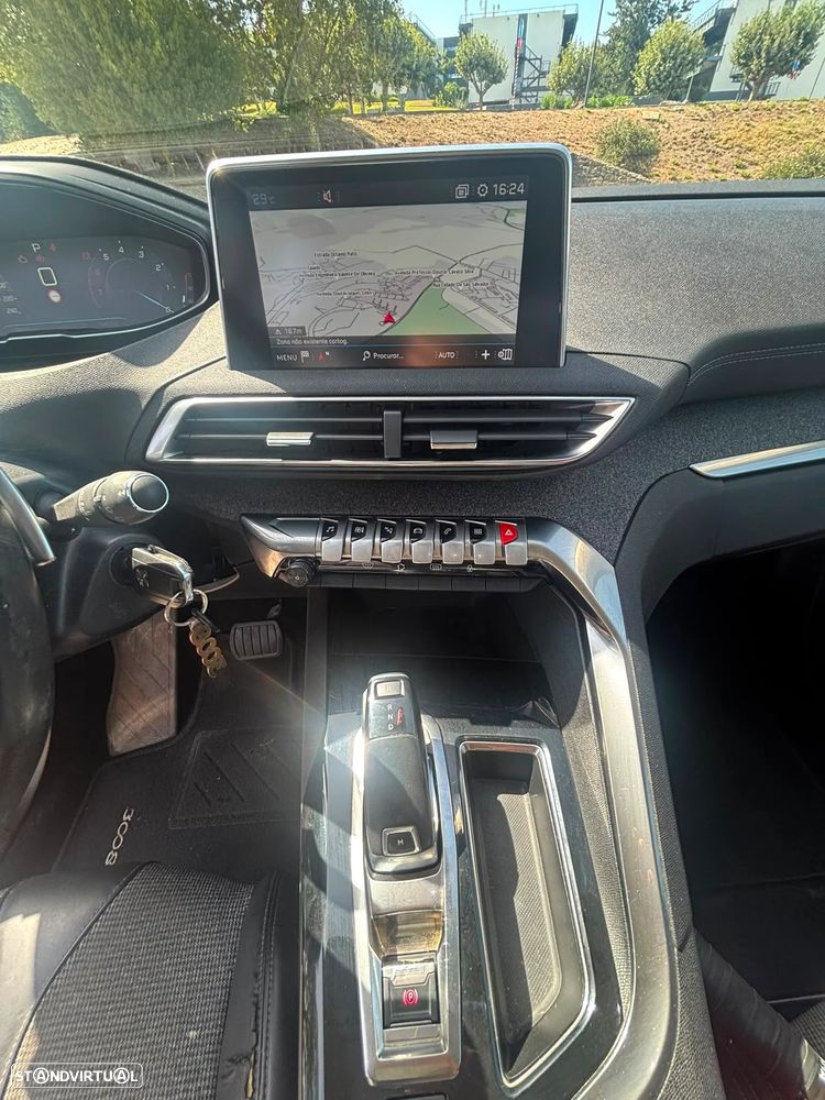 Peugeot 3008 1.2 PureTech Allure EAT6 - 25