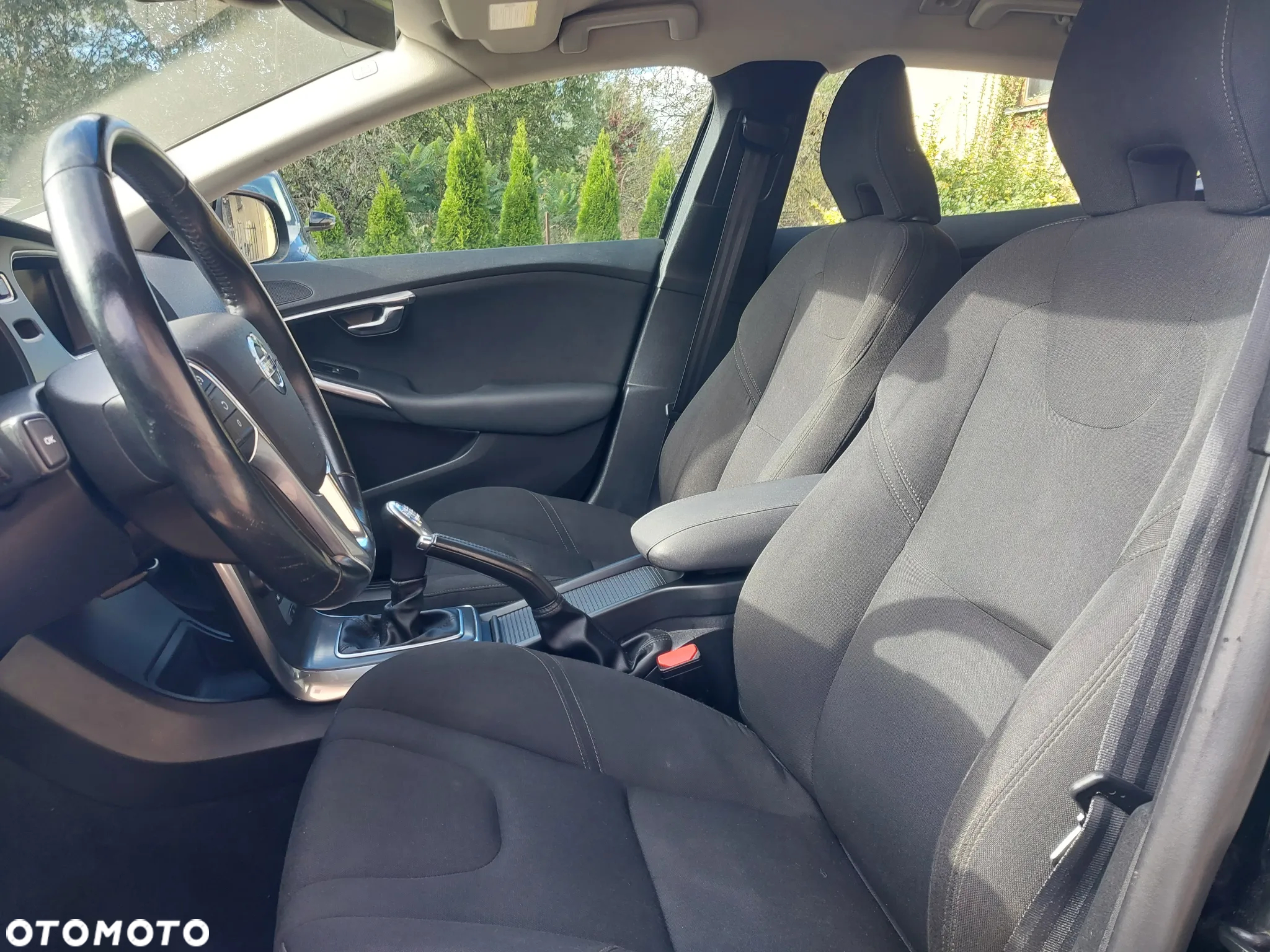 Volvo V40 Cross Country - 12