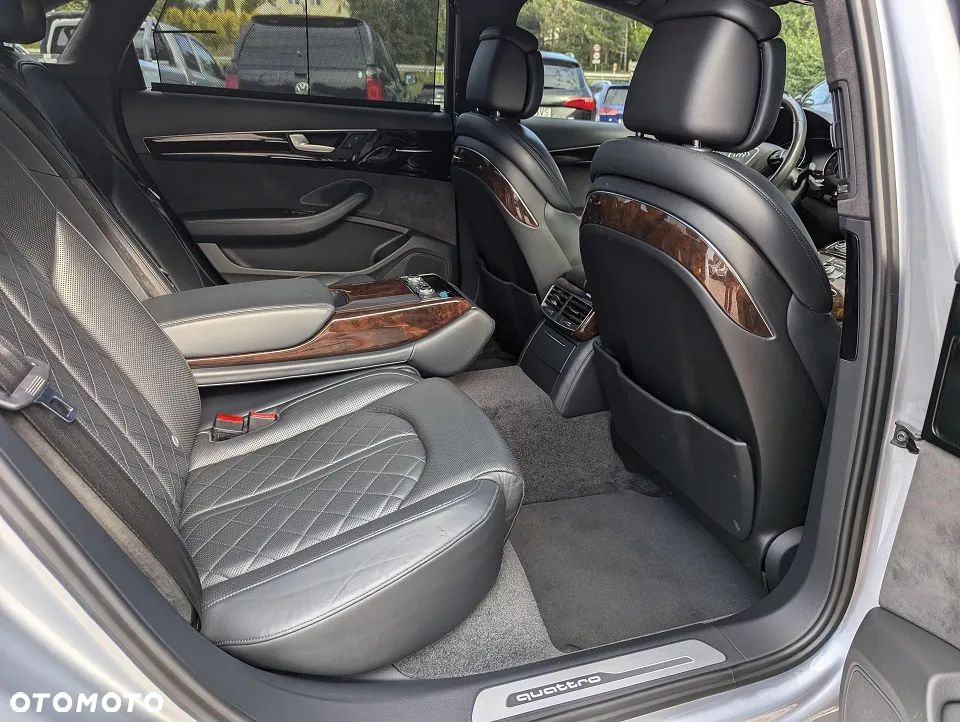 Audi A8 L 60 TFSI quattro tiptronic - 32