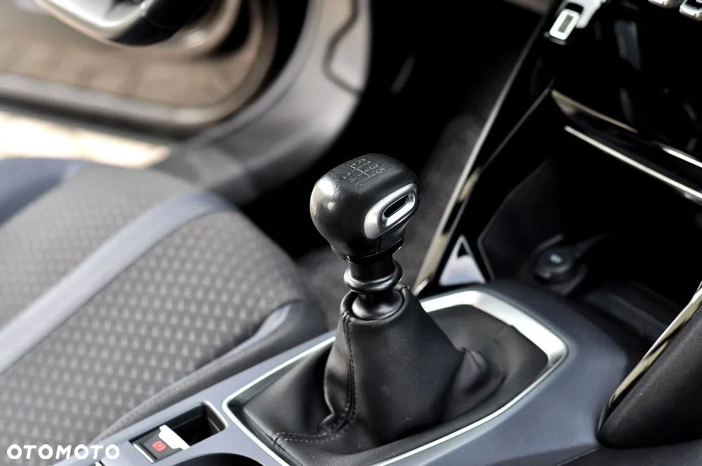 Peugeot 2008 1.5 BlueHDi Allure - 25