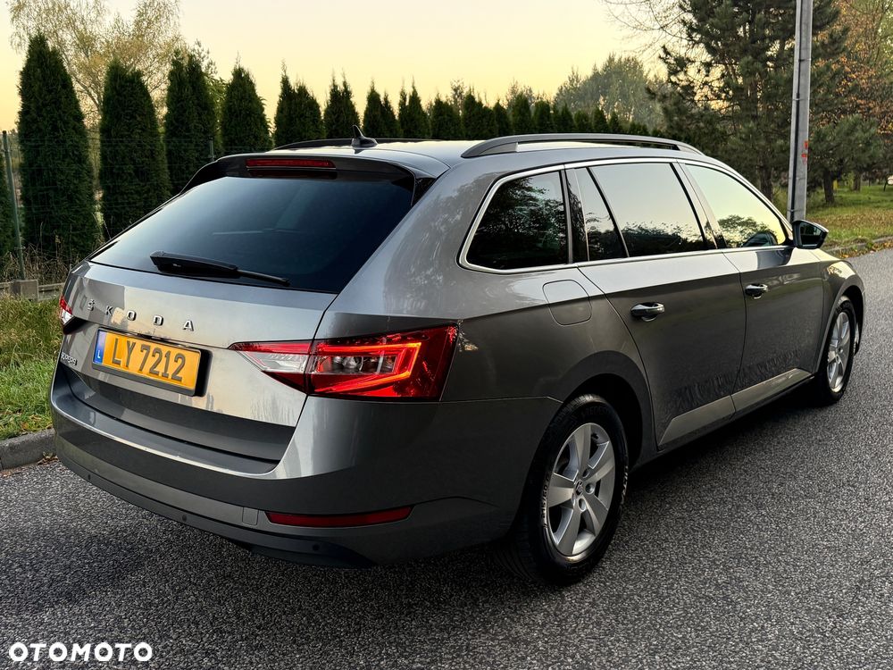 Skoda Superb 2.0 TDI DSG Premium Edition - 7