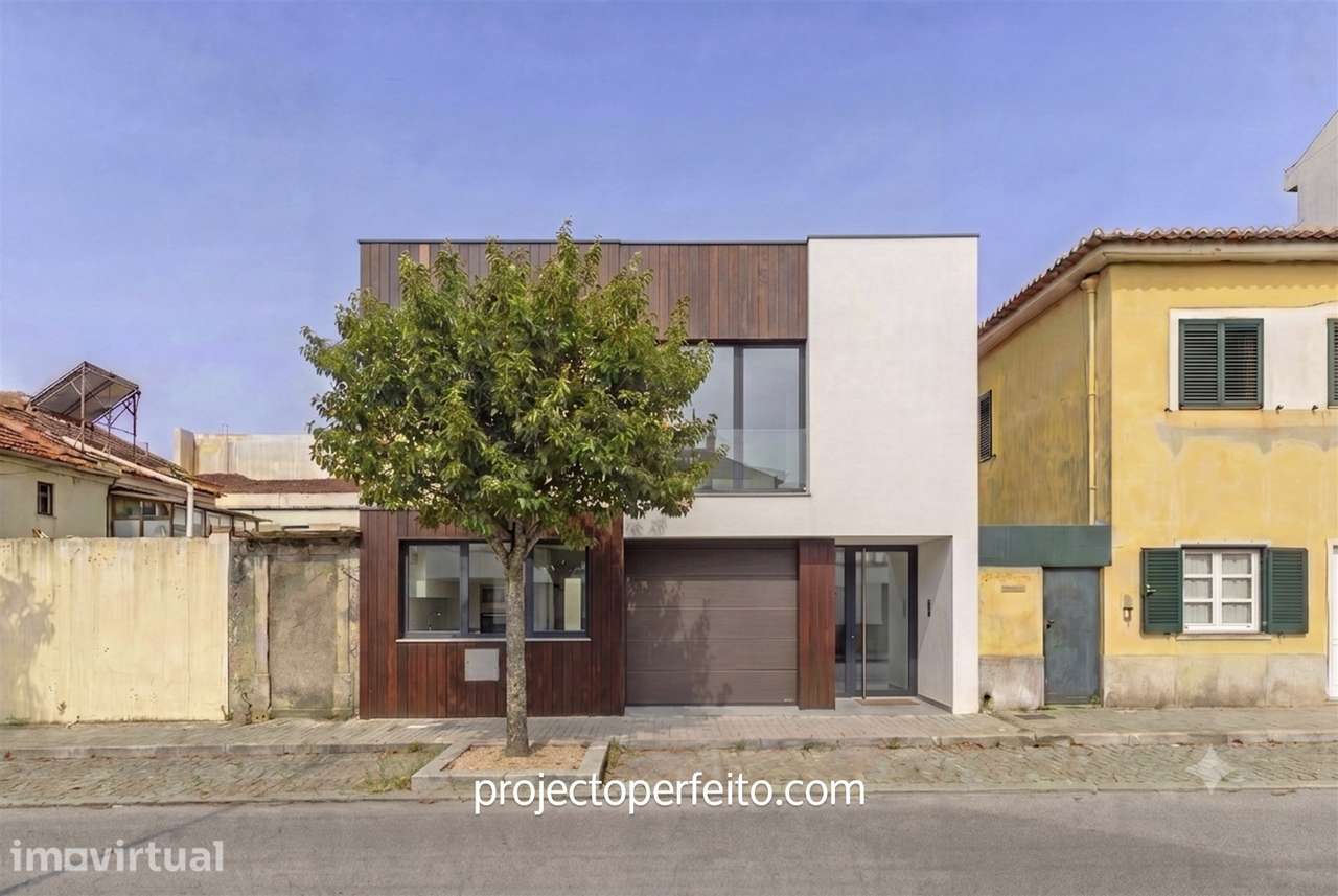 Moradia para Restaurar T4 Venda em Espinho,Espinho - Grande imagem: 2/23