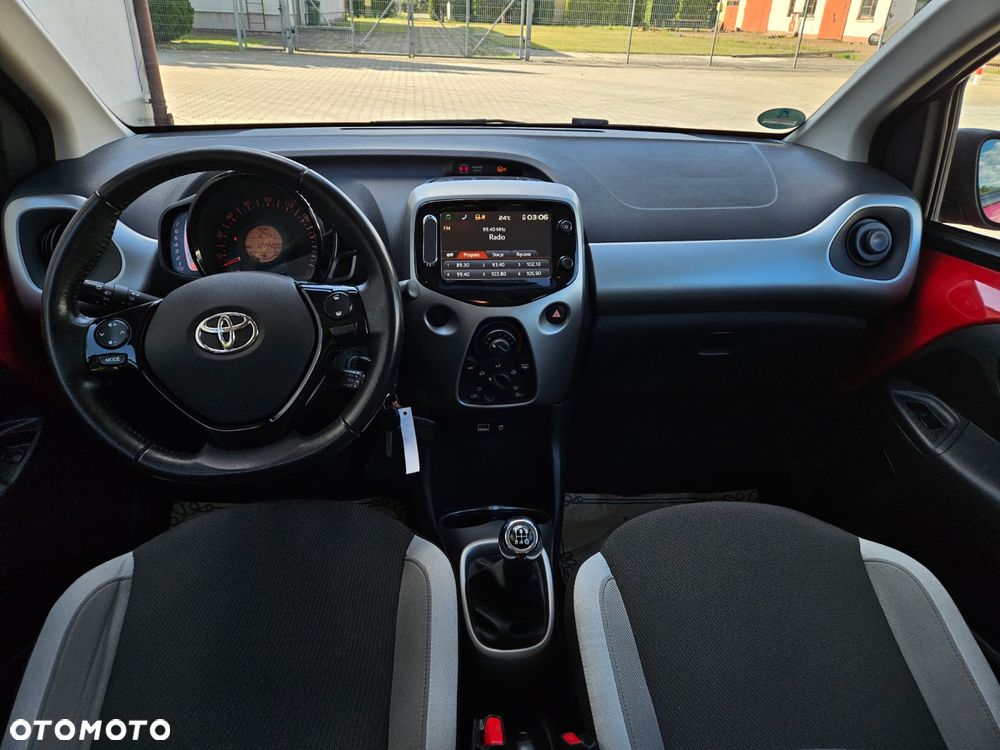 Toyota Aygo x-play Edition S+ - 18