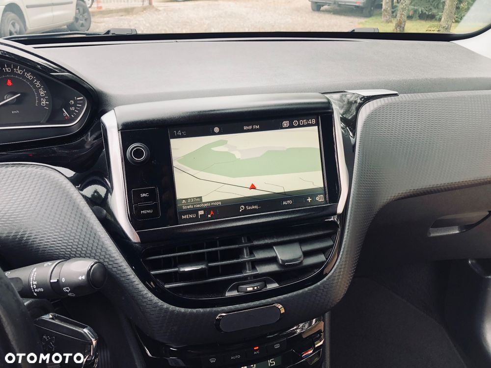Peugeot 208 - 20