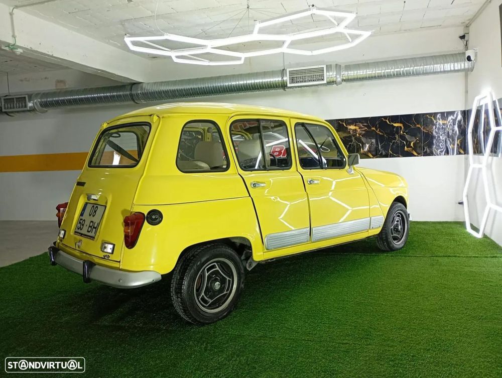 Renault 4 - 23