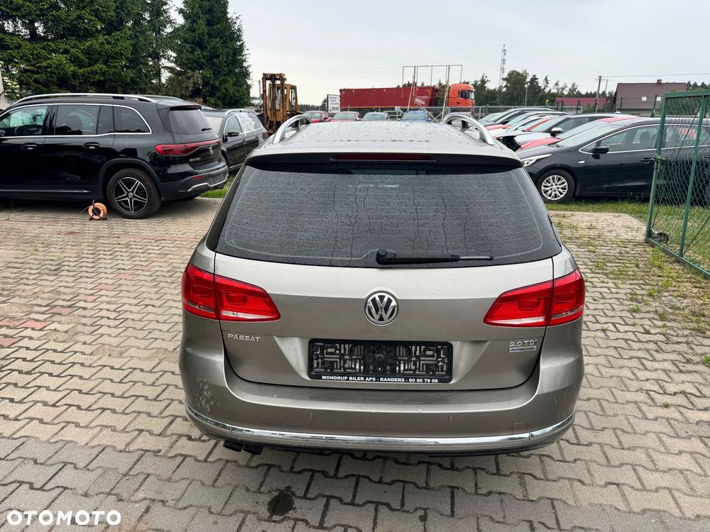 Volkswagen Passat 2.0 TDI BlueMotion Technology R-Line - 11
