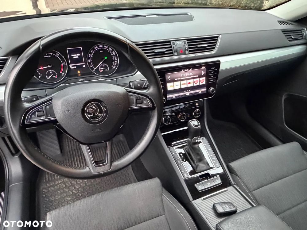Skoda Superb 2.0 TDI L&K DSG - 24