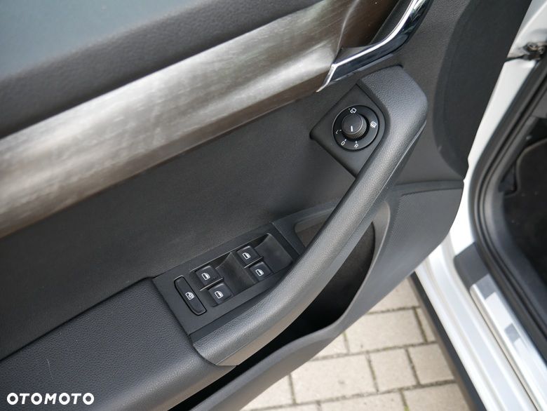 Skoda Octavia 2.0 TDI 4x4 DSG Scout - 23