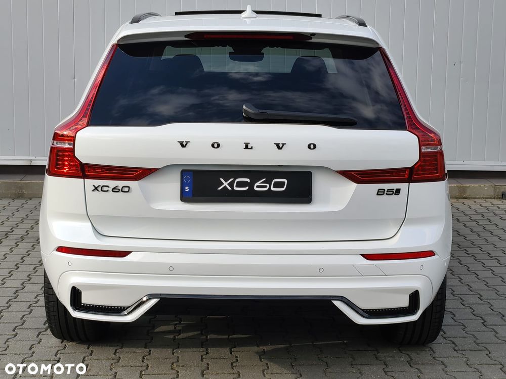 Volvo XC 60 B5 B AWD Ultimate Black Edition - 2