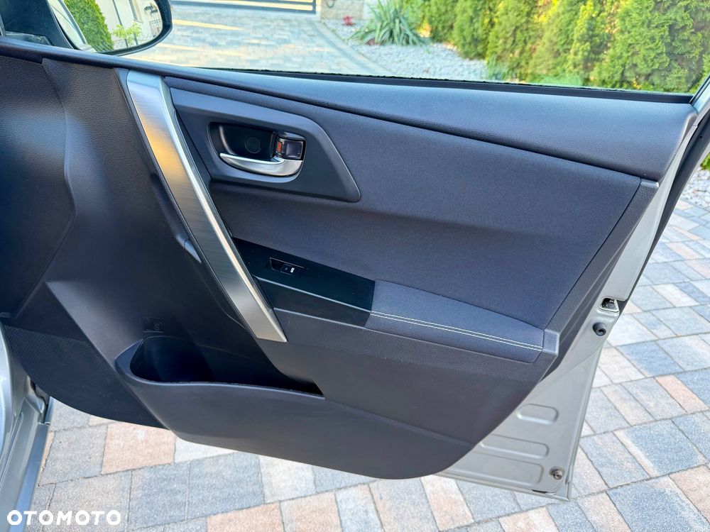 Toyota Auris 1.6 Premium Start - 28