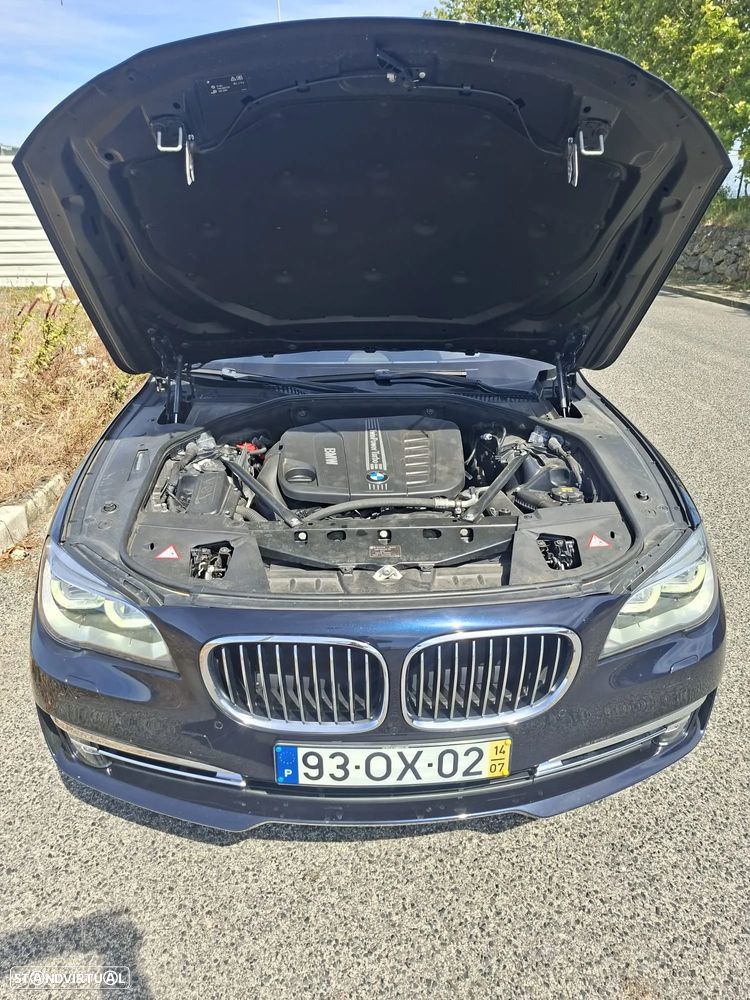 BMW 740 d Pack M - 8