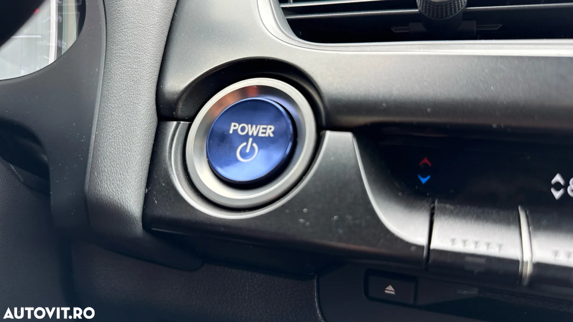 Lexus UX 250h 2.0L HEV 20H- (178 HP) 4X4 CVT Executive - 24