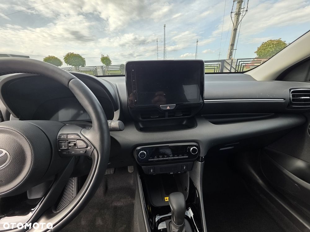 Toyota Yaris Hybrid 1.5 Style - 23