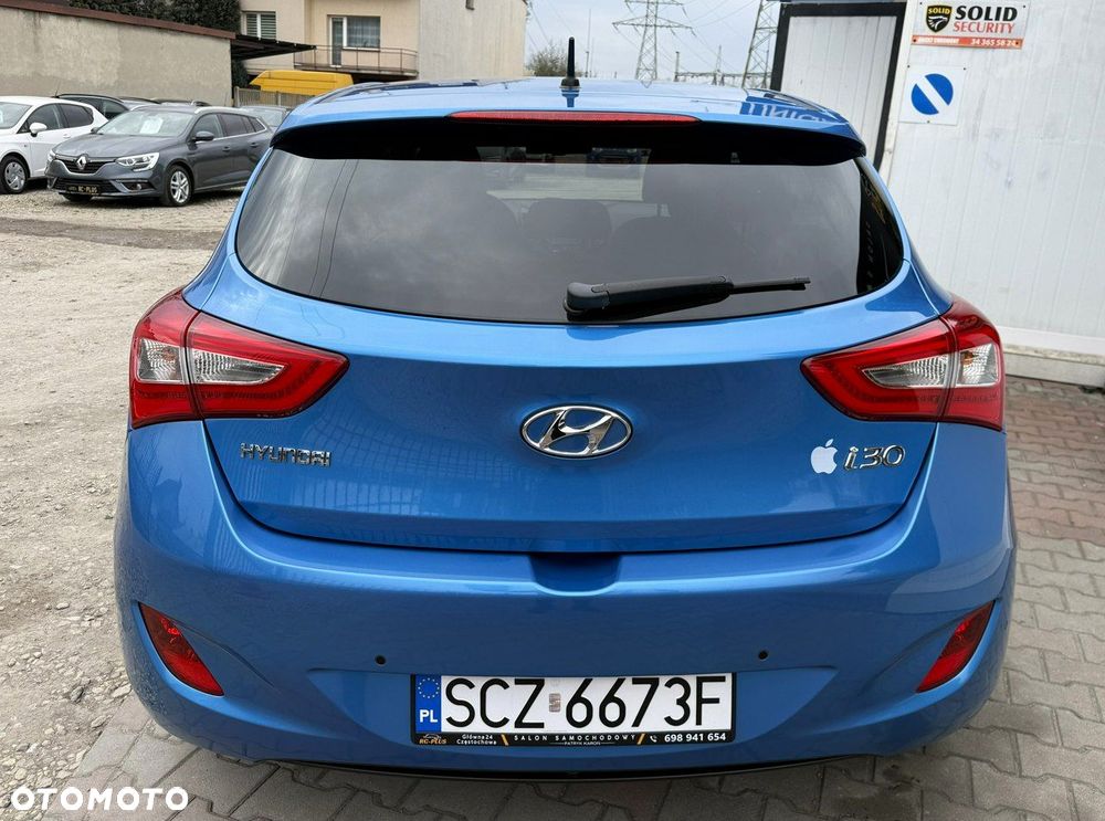 Hyundai i30 blue 1.4 Passion - 5