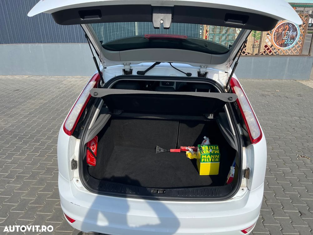 Ford Focus 1.4i Ambiente - 10