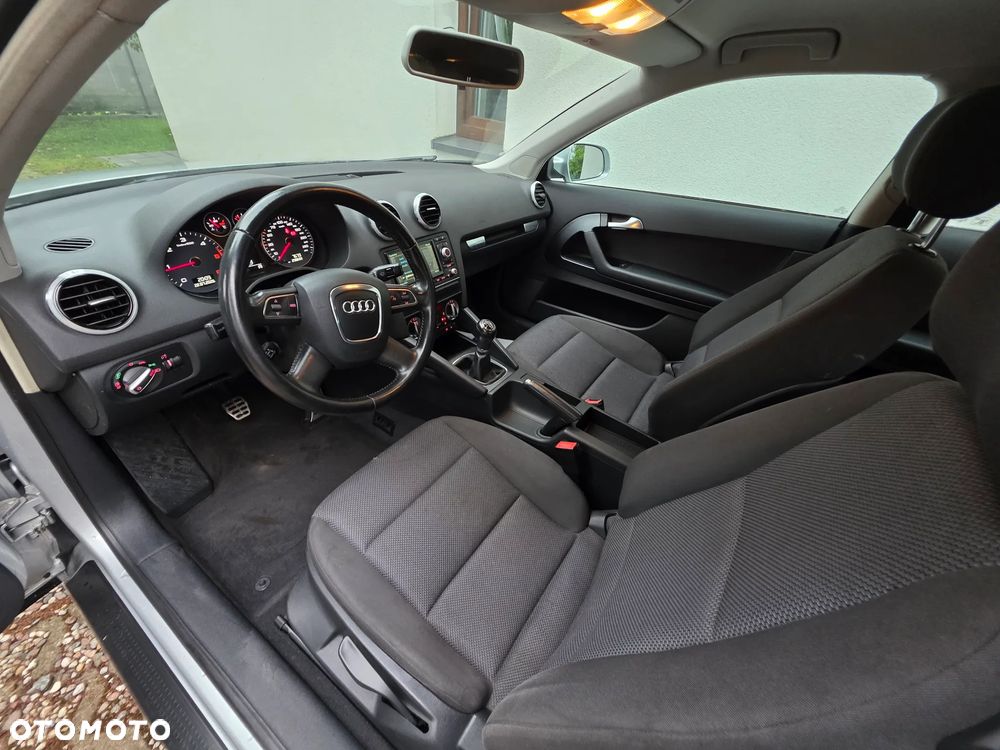 Audi A3 3-drzwiowe 1.6 TDI DPF Ambition - 11