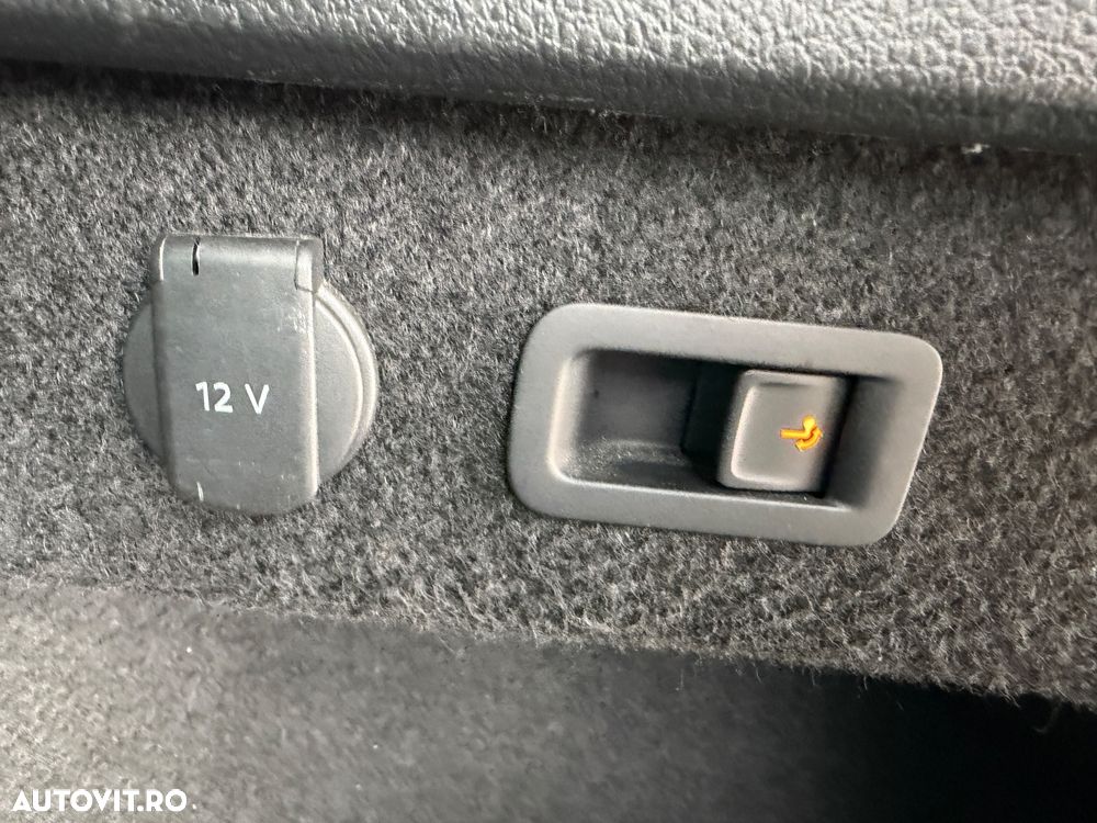 Volkswagen Passat 2.0 TDI SCR DSG 4Motion Elegance - 7