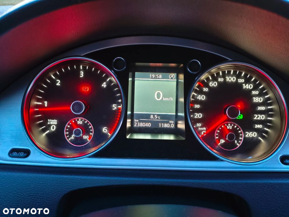 Volkswagen Passat 2.0 TDI Comfortline DSG - 19