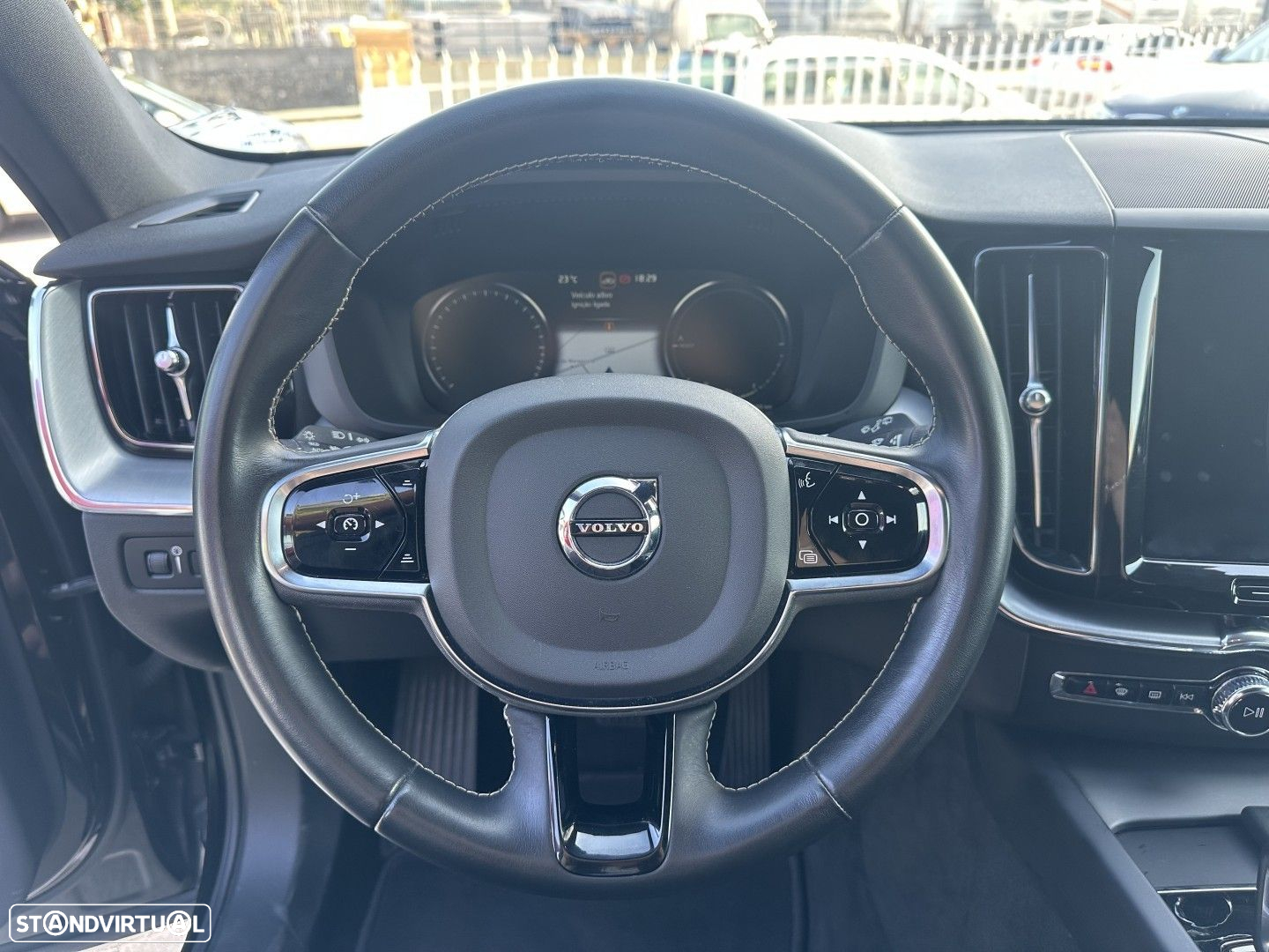 Volvo XC 60 T8 Twin Engine AWD Geartronic Momentum - 10