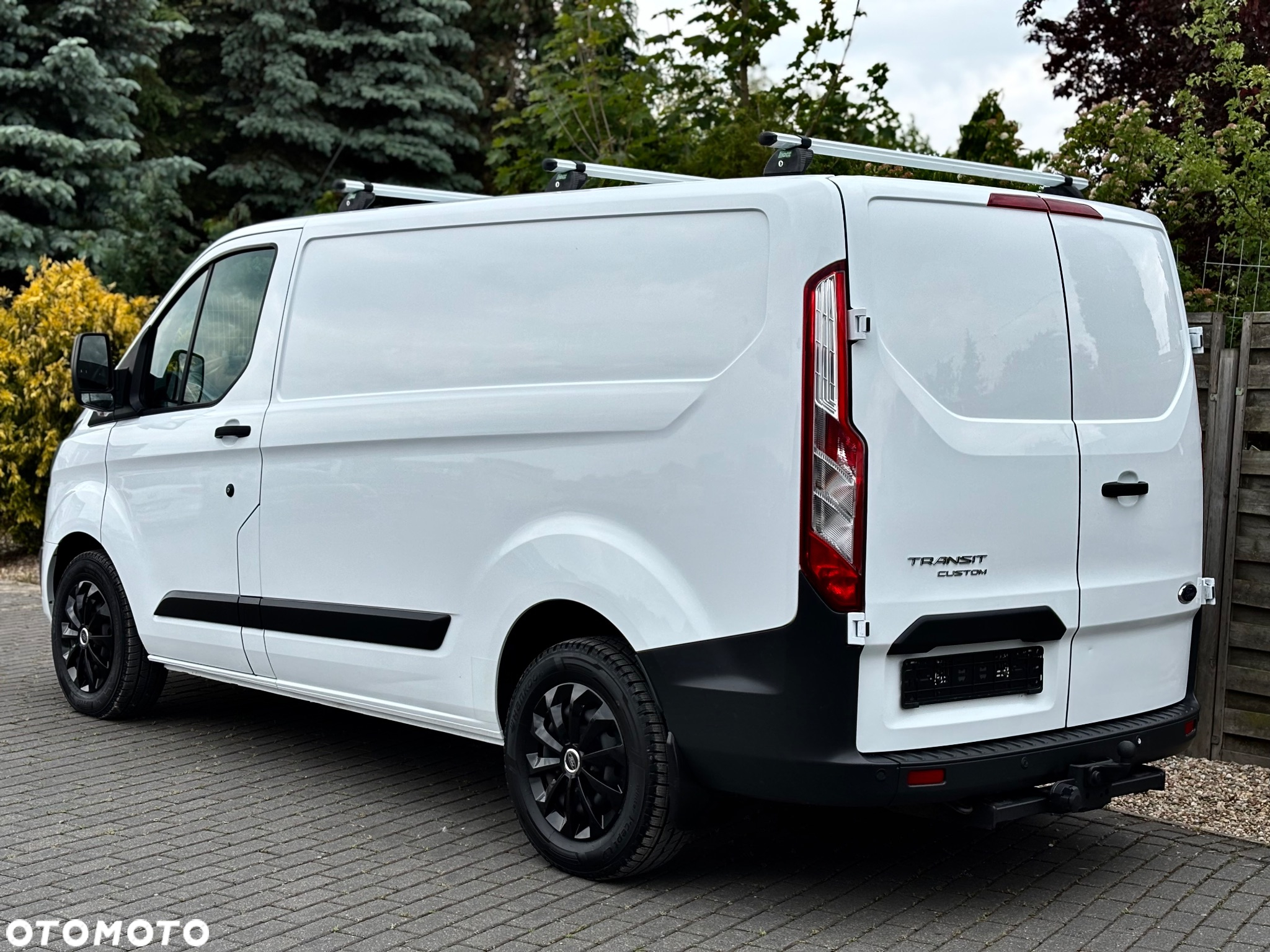 Ford Transit Custom L1H1 Klima Relingi Hak PDC Tempomat Nowe opony Serwis 3-osobowy - 4