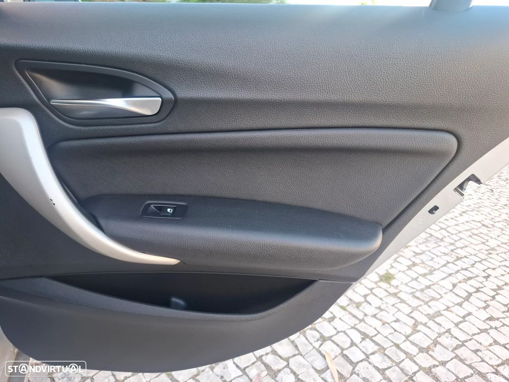 BMW 116 d EDynamics Advantage - 39