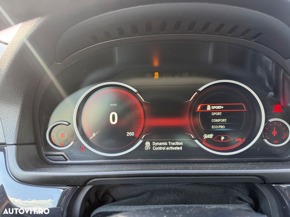 BMW Seria 5 525d xDrive AT - 12