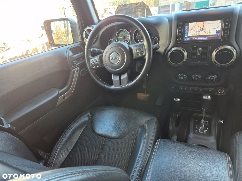 Jeep Wrangler 2.8 CRD Unlim Black Edition II - 32