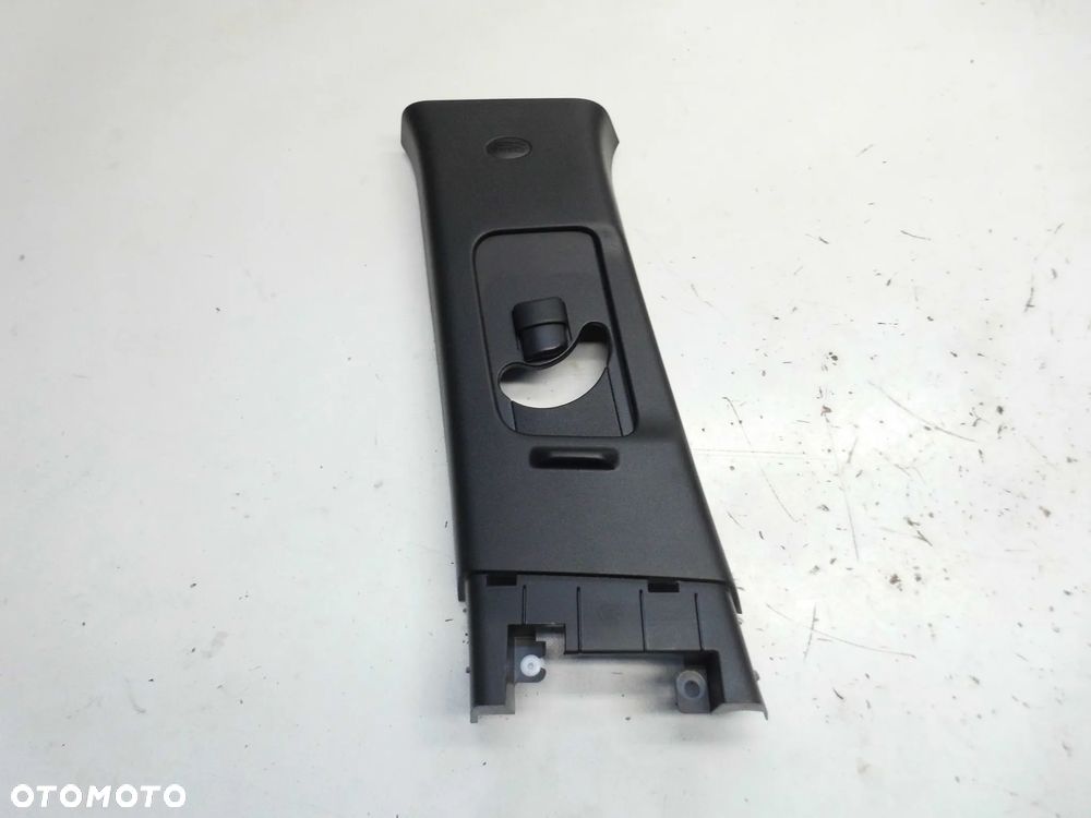 OSŁONA SŁUPKA MITSUBISHI OUTLANDER III LIFT LEWA GÓRNA ŚRODKOWA