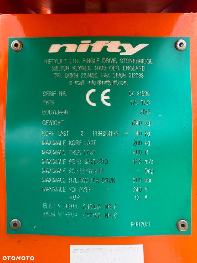 Nifty 120TAC Zwyżka koszowa 12 metrów Podnośnik HDS. jak nówka z salonu. 2016 rok. PRĄD 230v. 4 sekcje sterowania na dole. Nowy model! Z komuny Norweskiej. Używana była 1 raz do roku. Serwisowana w DEKRA do końca OKAZJA. Zwyżka Obrotowa. Poziomowanie kosza. Pełna Hydraulika. Sterowanie góra dół! Wysuwane ramie. Wieniec tryby zero zużycia! Ani deka luzów i wycieków.  Mała lekk i zwinna zwyżka o potężnym zasięgu. OKAZJA TANIO - 7
