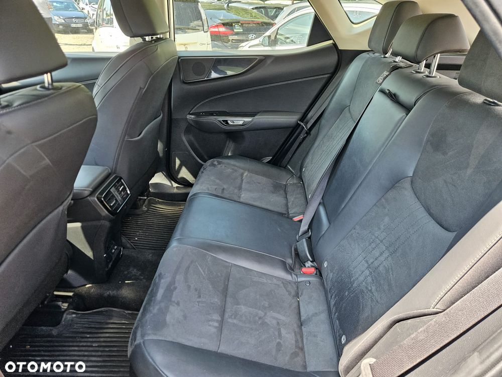 Lexus NX 350h Executive - 24