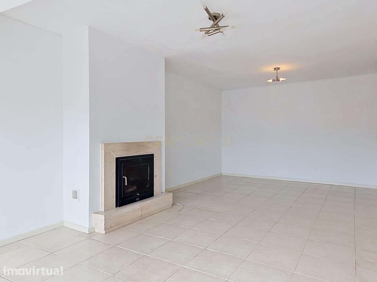 Apartamento T2, como novo, 2 lug. garagem+Arrumos - Valongo - Grande imagem: 2/17