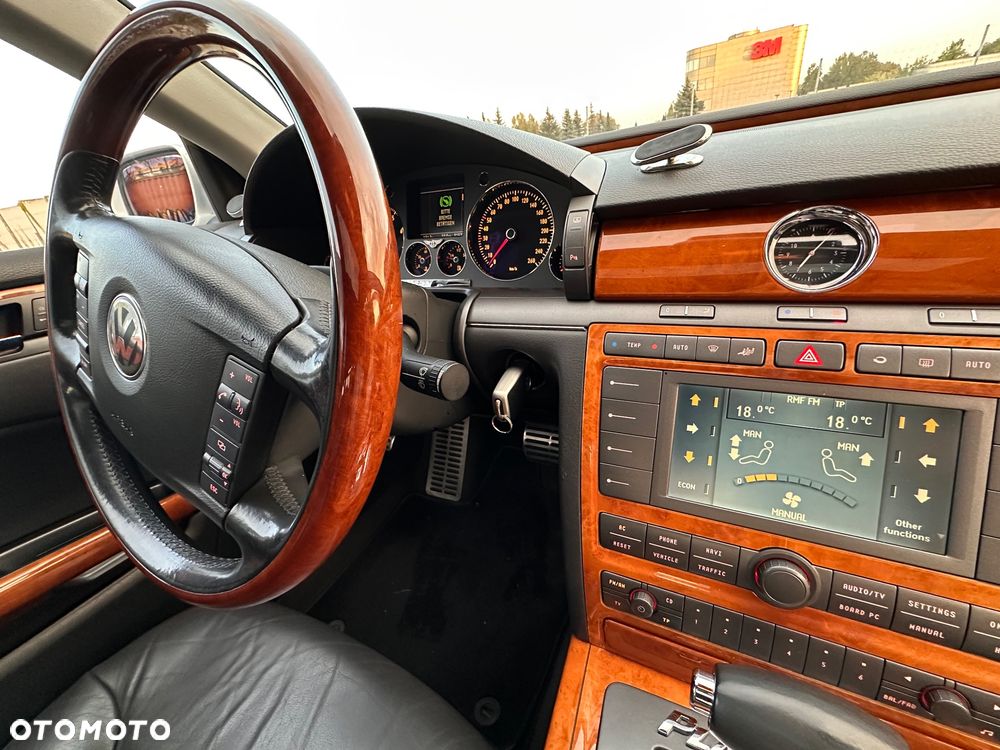 Volkswagen Phaeton 3.2 V6 Tiptr (5 os.) - 40