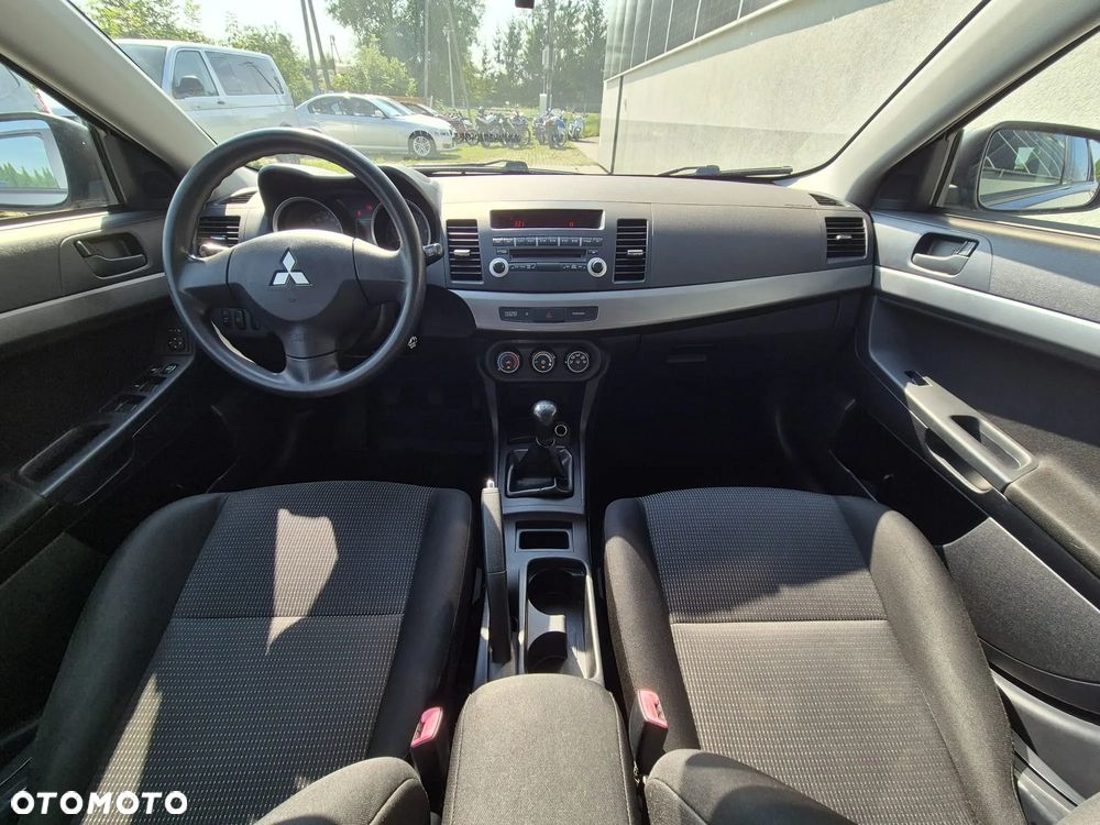 Mitsubishi Lancer - 11