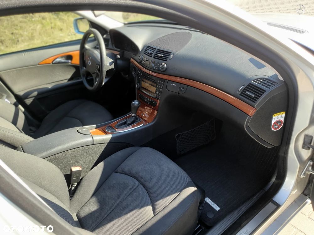 Mercedes-Benz Klasa E 200 Kompressor Automatik Elegance - 36