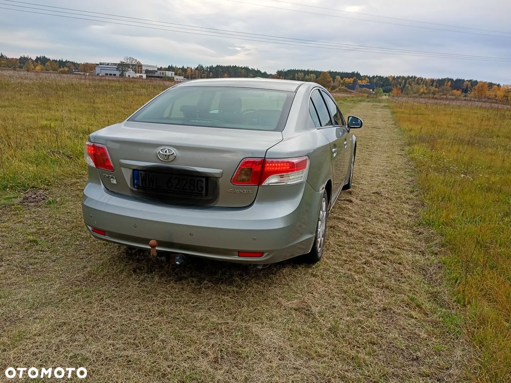 Toyota Avensis 2010 photo 5