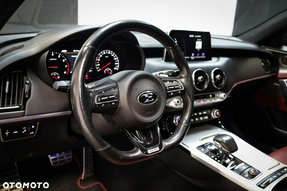 Kia Stinger - 21