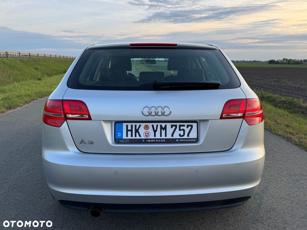 Audi A3 Sportback 1.6 Ambiente - 12