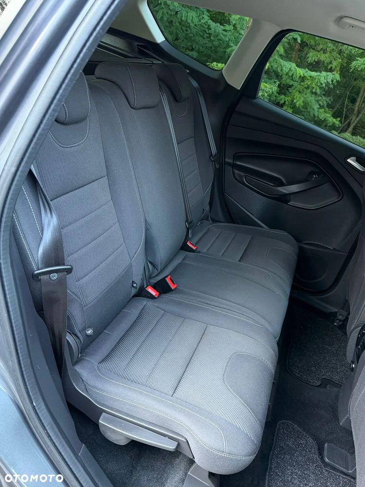 Ford Kuga - 33