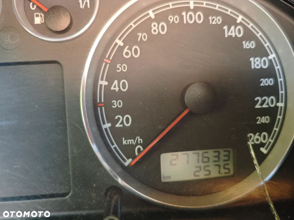 Volkswagen Passat 1.8T Trendline - 19