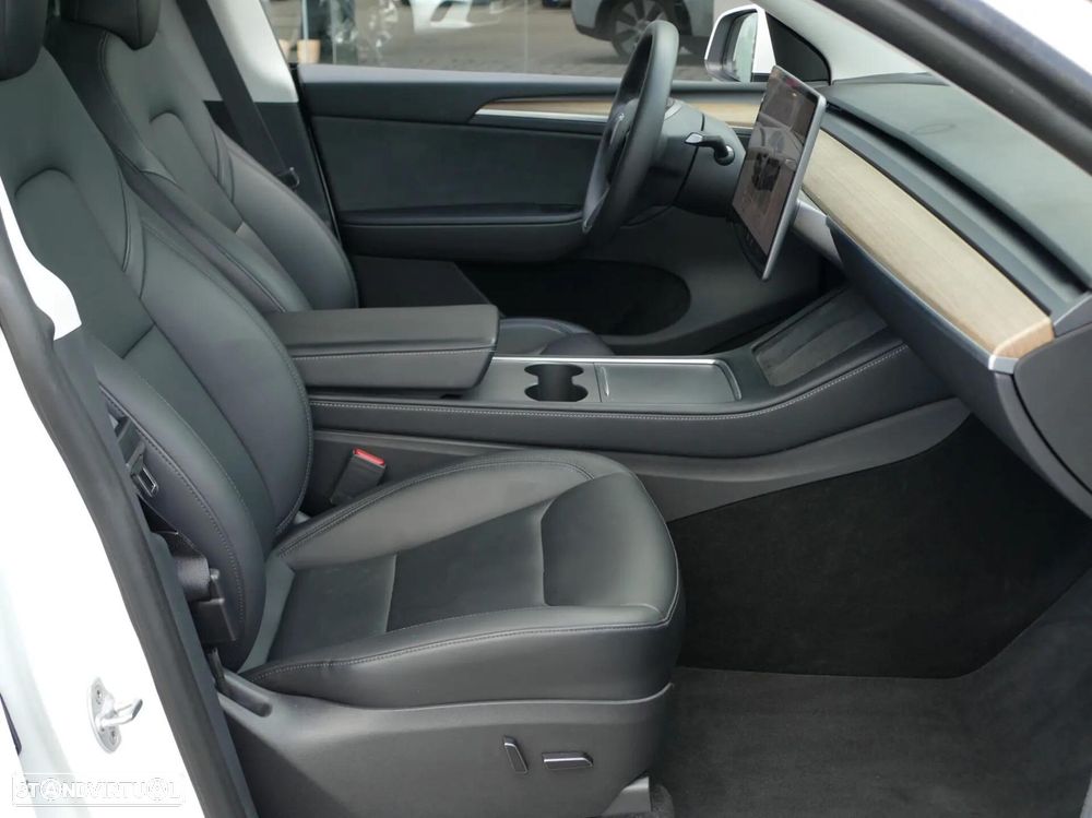 Tesla Model Y Tração Traseira - 29