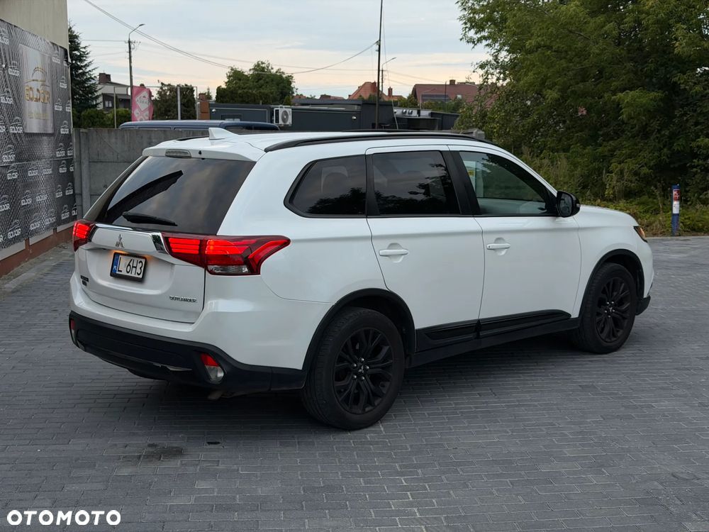 Mitsubishi Outlander - 4