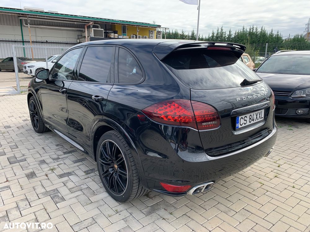 Porsche Cayenne S Diesel Platinum Edition - 10