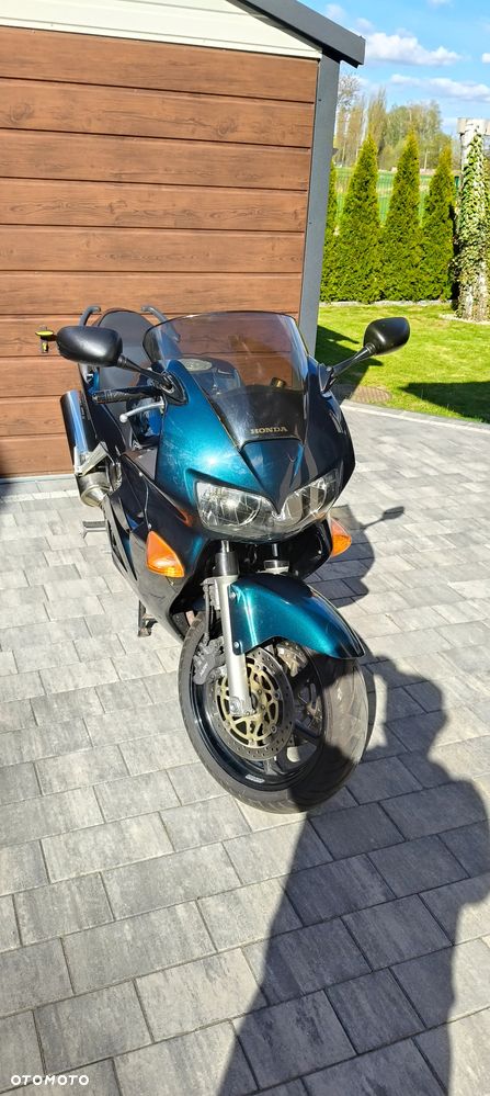Honda VFR - 2