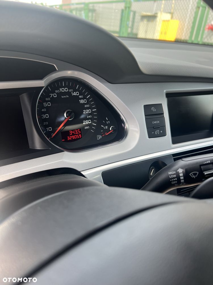 Audi A6 2010 photo 4