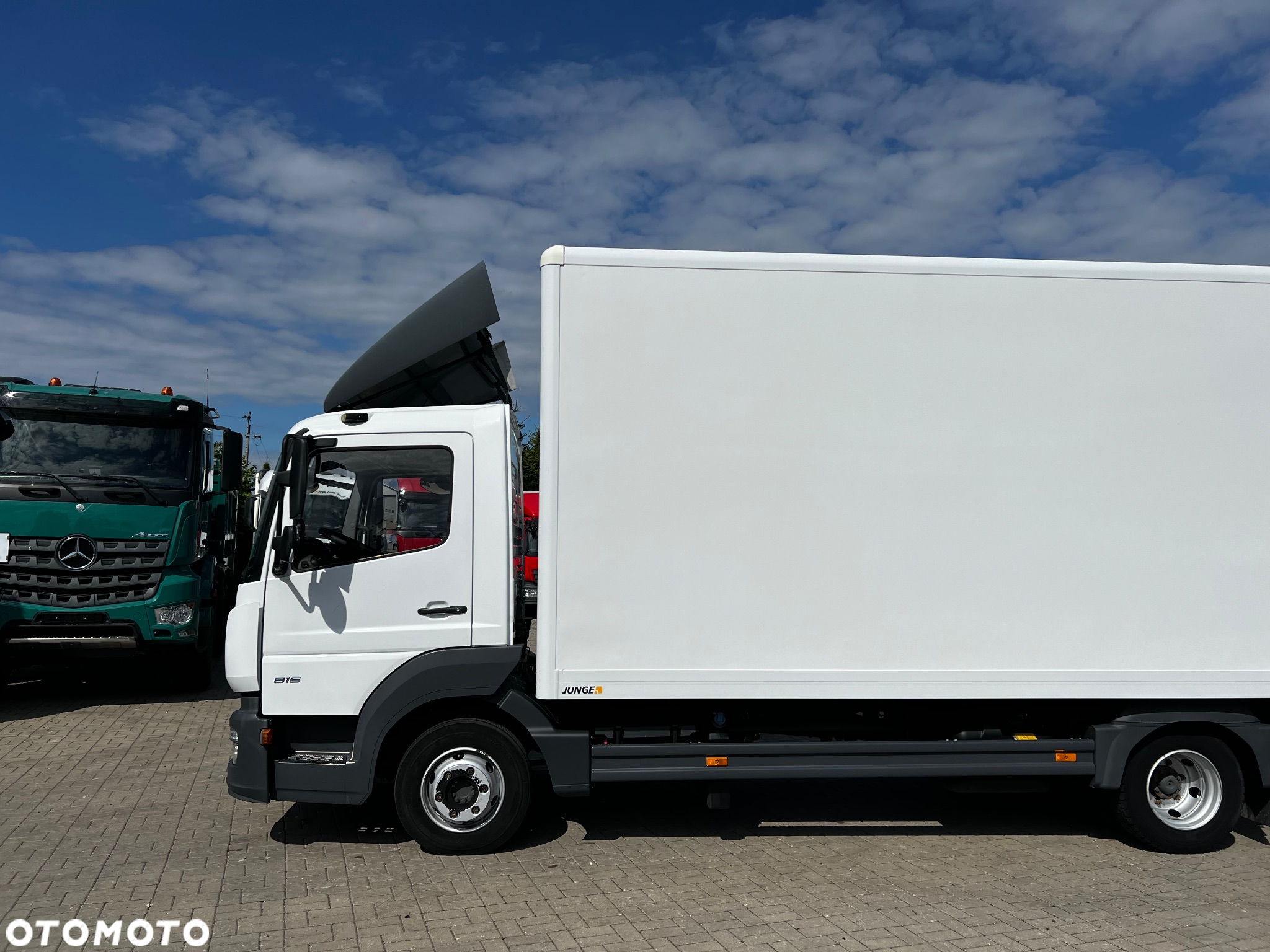 Mercedes-Benz ATEGO - 11